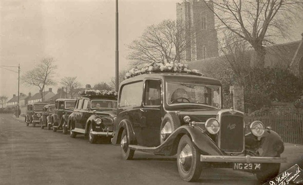 Photo:Hearses carrying out a funeral, c. 1945