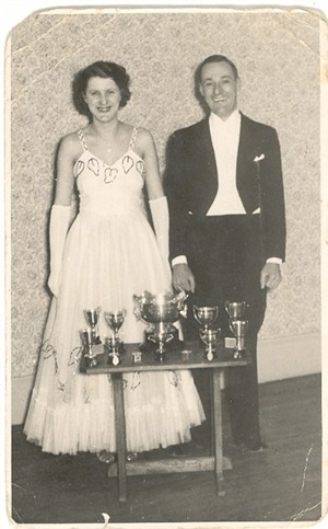 Photo:The Wining couple with their trophies