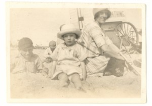 Photo: Illustrative image for the 'On the beach in the bathing machine era' page