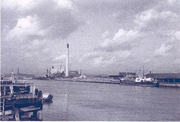 Photo:Great Yarmouth harbour 1953