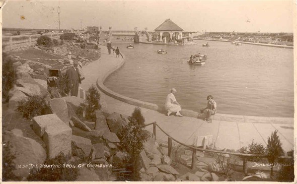 Photo:Boating Pool, Great Yarmouth, c. 1945