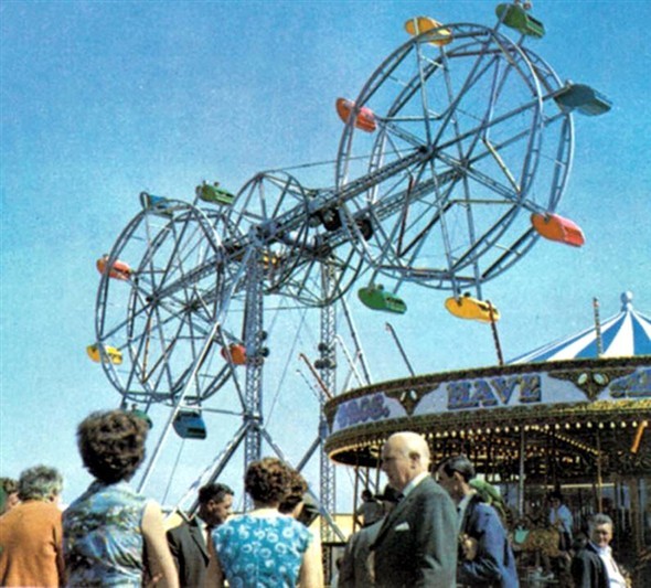 Photo:The sadly missed 125ft tall double ferris wheel at Botton Brothers Pleasure Beach, Marine Parade which was once a firm landmark on the Yarmouth skyline