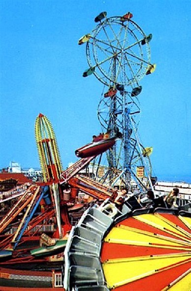 Photo:Another view of the amazing 125ft tall double ferris wheel at Botton Brothers Pleasure Beach, Marine Parade with the jets and satellite rides in the foreground