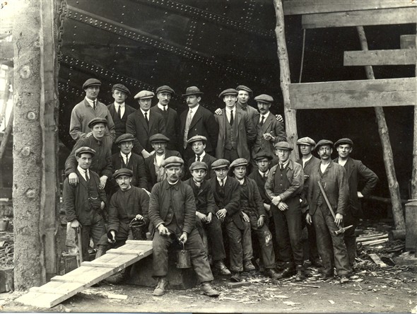Photo:Portrait of workers at Fellows Shipyard, c.1910